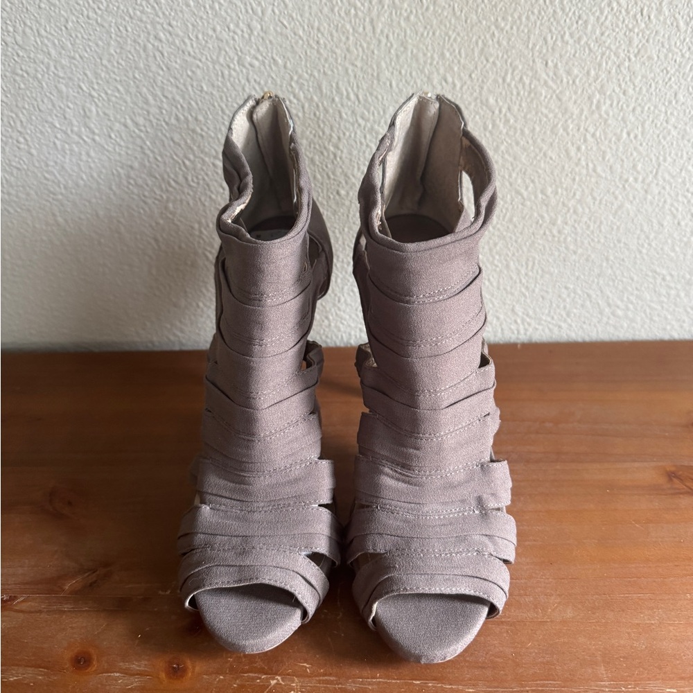 BCBGeneration Jubilee Taupe Bandage Stiletto Heels Size 9M Strappy Peep Toe - Picture 8 of 14